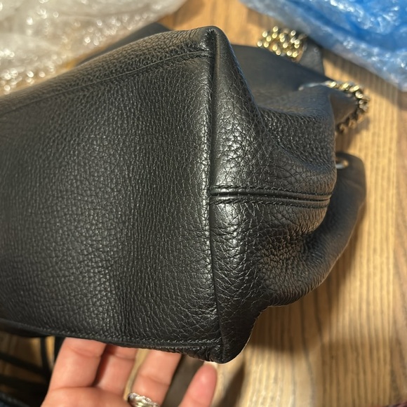 Gucci- Black Pebbled Calfskin Medium Soho with Gold Chain Shoulder Bag - Picture 9 of 10